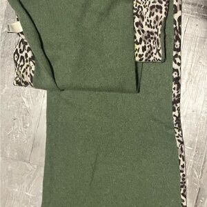 Kinross xtra long Cashmere Stylish Green ~Leopard Print Scarf